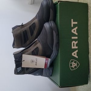 NIB Ariat 7.5 black terrain pro zip boot